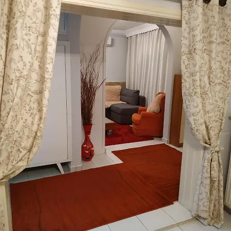 Linda's House